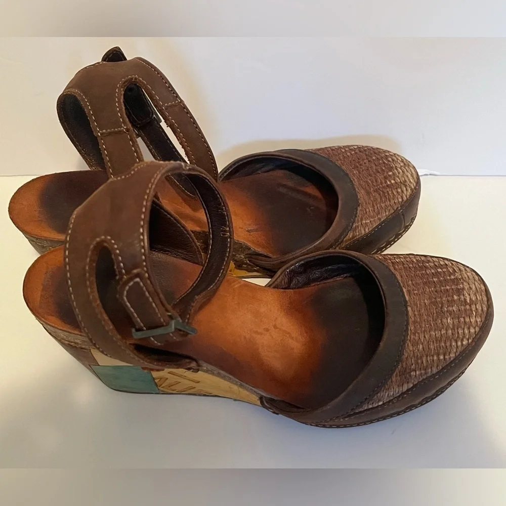 ART Women’s Brown Wedges